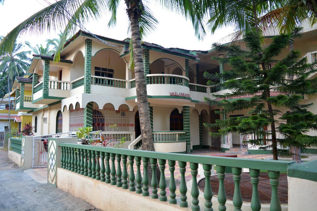 Vailankanni Guesthouse Morjim Bagian luar foto